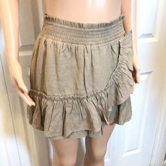 Do + Be Juniors Tan Ruffled Smocked Mini Skirt Skort Size Large - Picture 2 of 8